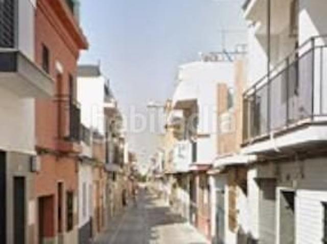Casa en venta en Sevilla, Torreblanca. CASA ADOSADA OCUPADA A LA VENTA EN TORREBLANCA SEVILLA. Casas.