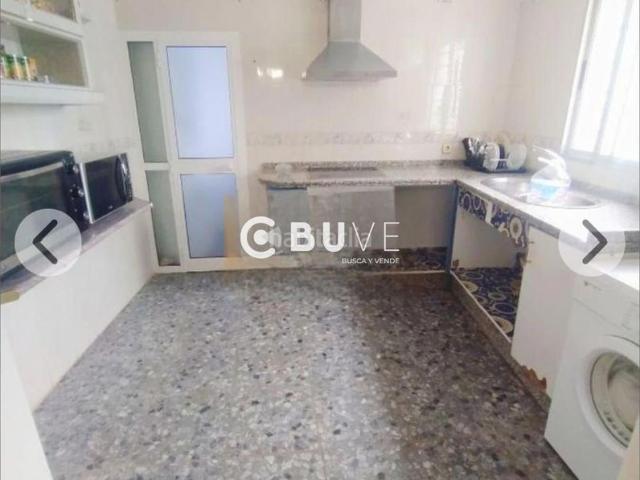 Casa en venta en Sevilla, Torreblanca. CASA CON GARAJE PARA 8 COCHES, 4 HABITACIONES Y AZOTEA TRANSITABLE. Casas.