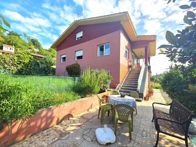 Casa en venta en Siero, Carbayin Lieres Valdesoto. CASA CON FINCA. Casas.