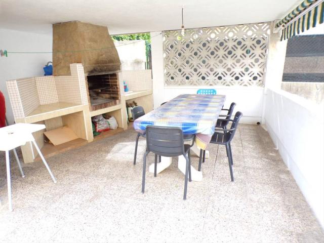 Casa en venta en Sils. Bonita casa en venta en urbanización de Sils. Casas.