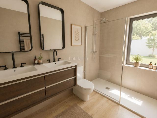Casa en venta en Sils. TERRENO + CASA OBRA NUEVA EN GIRONA. Casas.