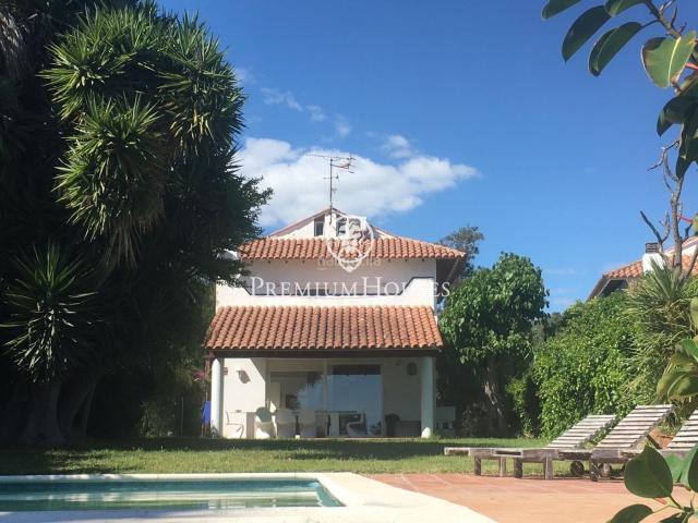 Casa en venta en Sitges, Vallpineda Santa Bàrbara Costa Dorada. Casa independiente con vistas despejadas en Vallpineda. Casas.