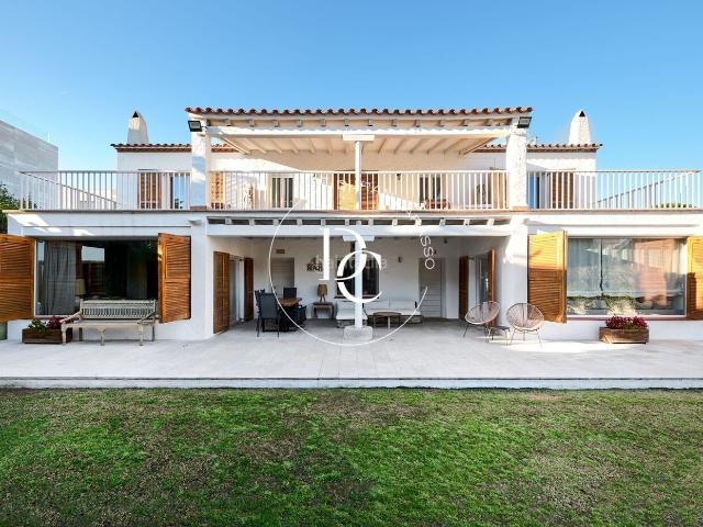 Casa en venta en Sitges, Can Girona Terramar Vinyet Costa Dorada. Casa de lujo de 405 m2 con piscina en venta en Terramar, Sitges. Casas.