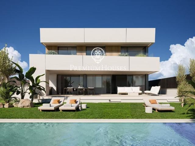 Casa en venta en Sitges, Can Pei Costa Dorada. Casa independiente con piscina en La Plana. Casas.