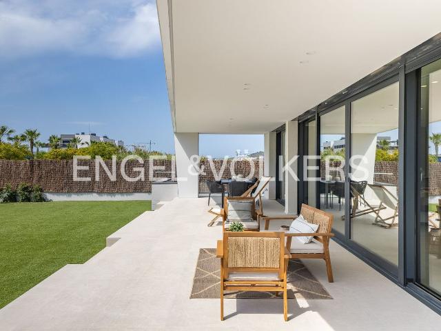 Casa en venta en Sitges, La Plana Costa Dorada. Villa de diseño y vistas al mar. Casas.