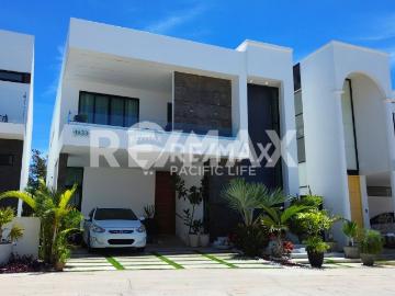 CASA EN VENTA EN SOLES RESIDENCIAL