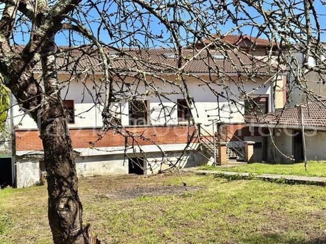 Casa en venta en Sopuerta. Casa en venta en La Baluga, 7 dormitorios. Casas.