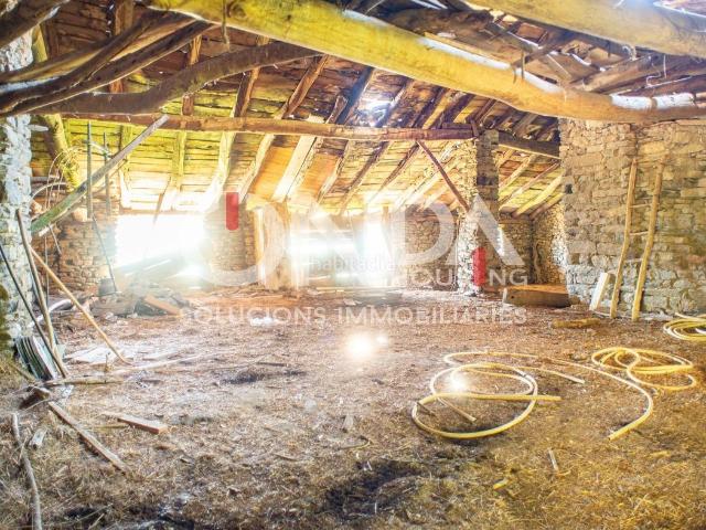 Casa en venta en Sort Pirineos. Casa i pajar para reformar en el Pirineo. Casas.