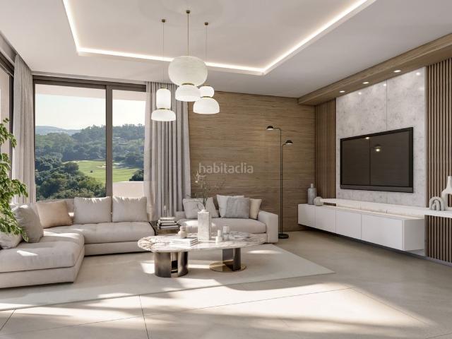 Casa en venta en Sotogrande, Sotogrande Alto. Villa contemporánea sobre plano con piscina infinita en La Reserva de Sotogrande. Casas.
