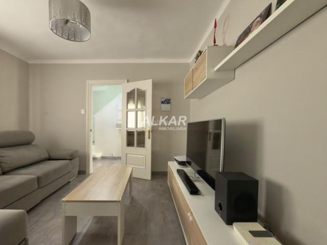 Casa en venta en Tudela, Lourdes. CASA EN VENTA EN TUDELA. Casas.