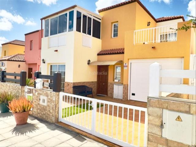 Casa en venta en Tuineje, Gran Tarajal. ¡Oportunidad única! Se Vende Espectacular Villa con Piscina Calentada en Gran Tarajal, Fuerteventura. Casas.