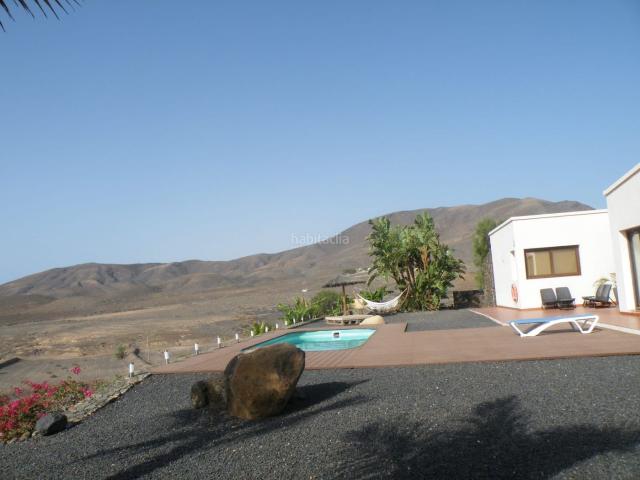 Casa en venta en Tuineje, Tarajalejo. Espectacular villa en una finca de 10.500 m en el corazón del Valle de Tarajalejo. Casas.