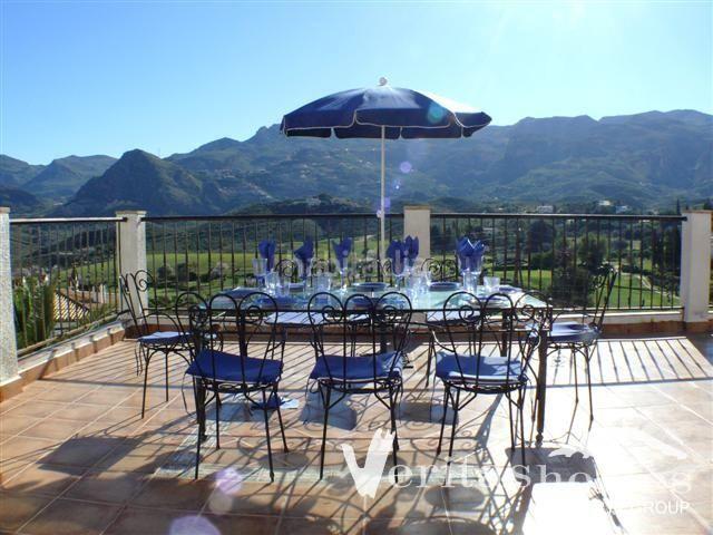 Casa en venta en Turre. Casas.