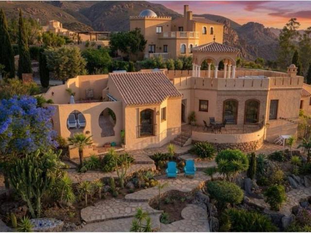 Casa en Venta en Turre