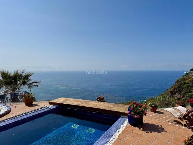 Casa en venta en Tacoronte, Tacoronte Los Naranjeros. TENERIFE Una obra maestra junto al mar villa de lujo con vistas y visión en primera línea del mar!. Casas.