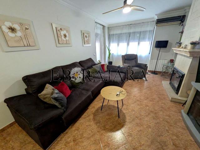 Casa en venta en Talavera de la Reina, Ribera del Tajo. ESTUPENDA CASA DE CUATRO DORMITORIOS CON GRAN NAVE. Casas Talavera de la.
