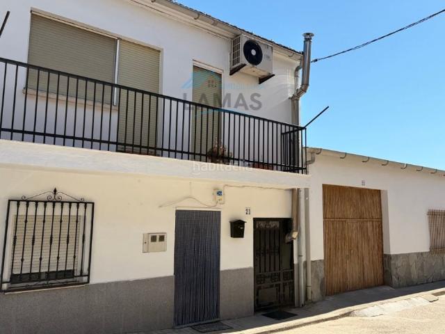 Casa en venta en Talayuela. CASA DE DOS PLANTAS EN TALAYUELA. Casas.