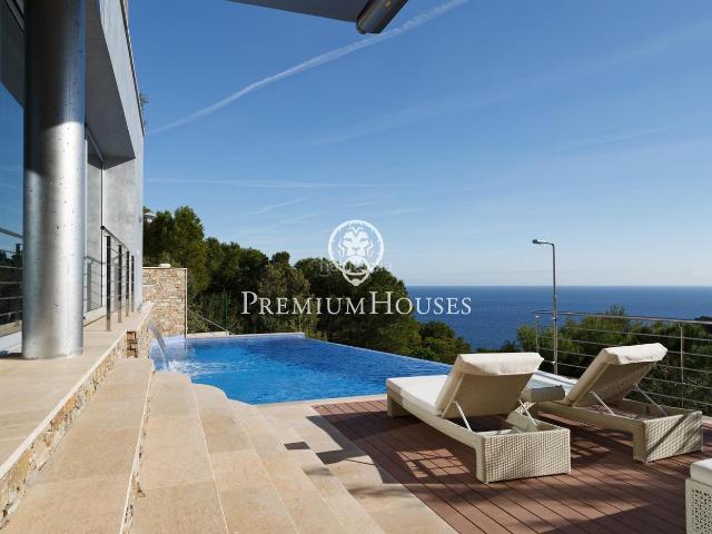 Casa en venta en Tamariu Costa Brava. Casa en venta con impresionantes vistas al mar en Tamariu. Casas.