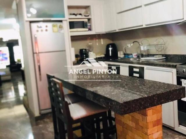 Casa en Venta en Tanaguarena Vargas 64 m2. 4 hab