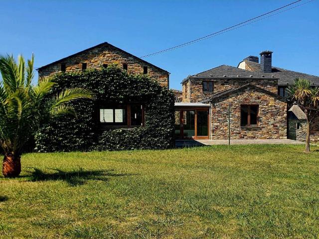 Casa en Venta en Tapia de Casariego