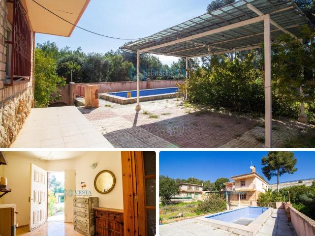 Casa en venta en Tarragona, Urbanitzacions de Llevant Costa Dorada. ESPECTACULAR CHALET CON PISCINA EN URBANITZACIONS DE LLEVANT, TARRAGONA. Casas.