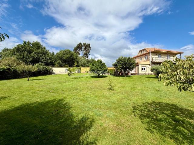 Casa en venta en Teo. Casas.