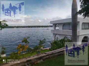 Casa en venta en Tequesquitengo Morelos
