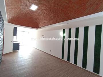 CASA EN VENTA EN TEQUISQUIAPAN BORDO BLANCO. OLGA