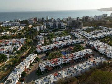 Casa en venta en terralta bucerias a 10 minutos de la playa caminando