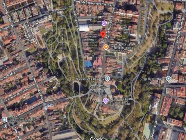 Casa en venta en Terrassa, Vallparadís Antic Poble de Sant Pere. Casa de 200 m2 amb pati 70 m2 amb sol de tarda al carrer Major de Sant Pere. Casas.