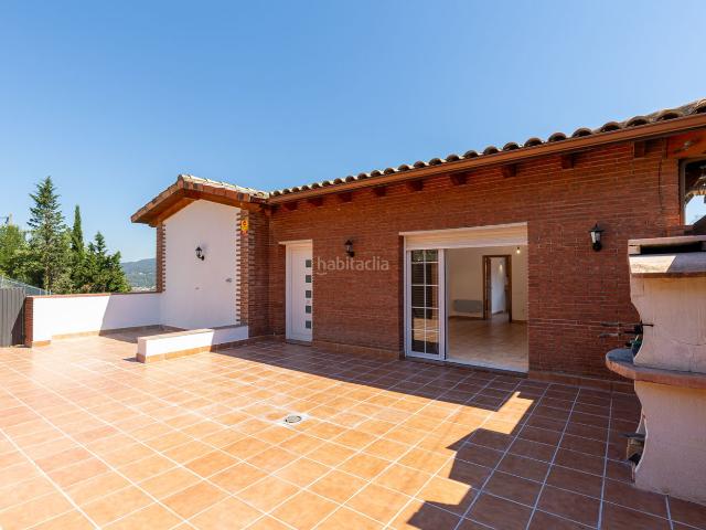 Casa en venta en Terrassa, Can Palet de Vista Alegre. CASA A 4 VIENTOS EN MUY BUEN ESTADO CON MUCHAS POSIBILIDADES Y MUY SOLEADA. Casas.