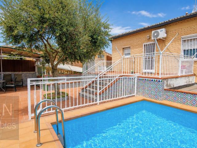 Casa en venta en Terrassa, Can Parellada. Una casa donde la calma, la luz y la vida al exterior lo envuelven todo. Casas.