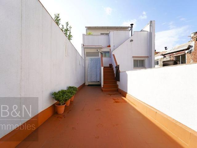 Casa en venta en Terrassa, de 195 m² 6 habitaciones por 285.000 €