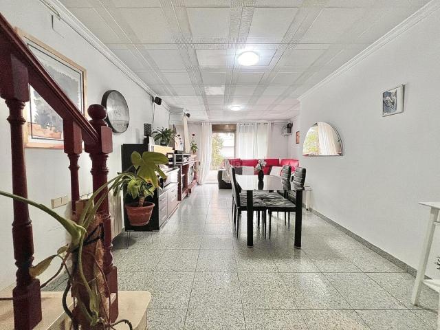 Casa en venta en Terrassa, La Cogullada. Casas.