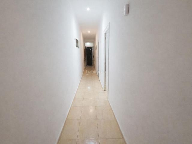 Casa en venta en Terrassa, Poble Nou. SE VENDE CASA ADOSADA EN TERRASSA, ZONA POBLE NOU. Casas.