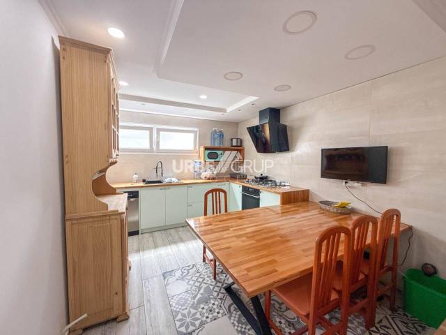 Casa en venta en Terrassa, Sant Pere Nord. CASA REFORMADA EN SANT PERE NORD, GRAN GARAJE Y TERRAZA 80m. Casas.