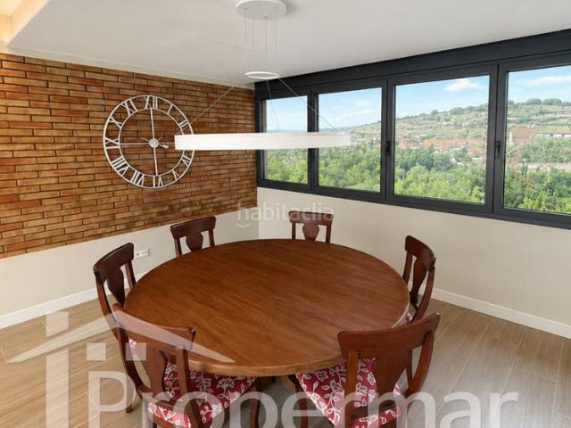 Casa en venta en Tiana. ESPECTACULAR CHALET REFORMADO CON PISCINA EN TIANA. Casas.