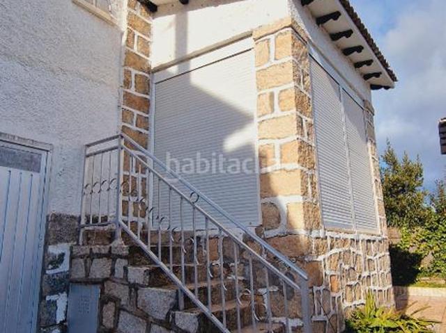 Casa en venta en Tiemblo El. CASA LAS LADERAS 6 DORM 3 BAÑOS, PISCINA, CHIMENEA. Casas Tiemblo.