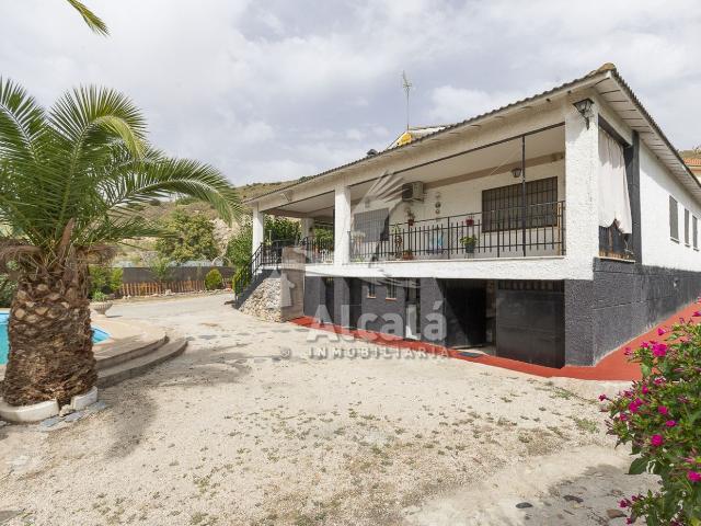 Casa en venta en Tielmes. Oportunidad única! Espectacular chalet independiente con piscina y vistas 360 en Tielmes Madrid. Casas.