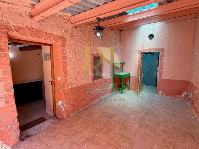 Casa en venta en Tierzo. TIERZO: Casa de Piedra con Patio!. Casas.