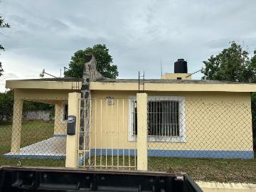 Casa en VENTA en TIZIM?N, de 3 REC?MARAS y AMPLIO TERRENO