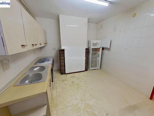 Casa en venta en Tobarra. AMPLIA CASA EN TOBARRA CON 4 HABITACIONES, PATIO Y GARAJE. Casas.
