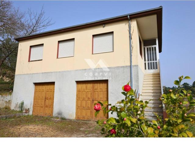 Casa en venta en Toén. Casa independiente con terreno, ubicada en Toén. Casas.