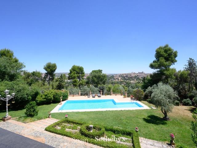 Casa en venta en Toledo, Los Cigarrales La Bastida. Cigarral Histórico en Toledo con Jardines y Vistas al Alcázar. Casas.