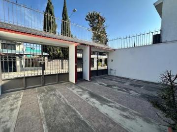 VENTA Casa de 3 Recámaras con Estudio y Sala TV en TOLUCA zona Chrysler Juzgados Hospitales