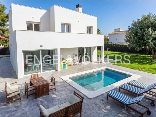 Casa en Venta en Tomares