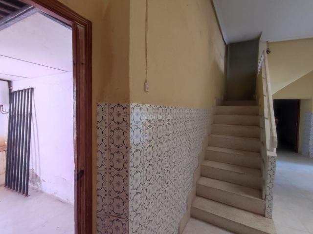 Casa en venta en Tomelloso. Casa con encanto y un sinfín de posibilidades por un precio inigualable en calle Zaragoza de Tomelloso. Casas.