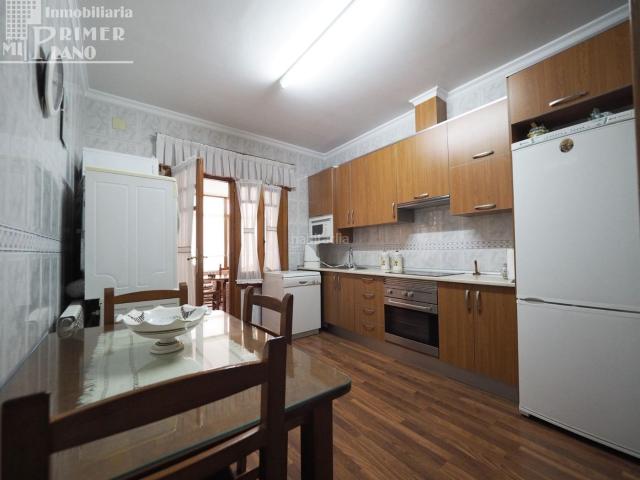Casa en venta en Tomelloso. Exclusiva Casa de Dos Plantas en Tomelloso Oportunidad Única por 350,000. Casas.