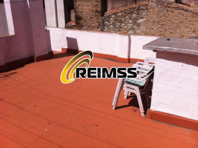 Casa en venta en Tossa de Mar, Tossa de Mar Costa Brava. Casa antigua de pueblo con dos viviendas independientes y 5 habitaciones en el centro antiguo de Tossa de Mar, Girona. Casas Tossa de.