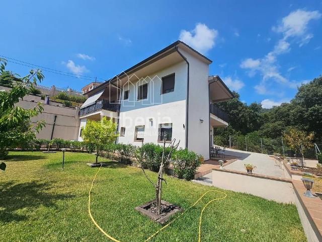 Casa en venta en Tordera, de 282 m² 6 habitaciones por 495.000